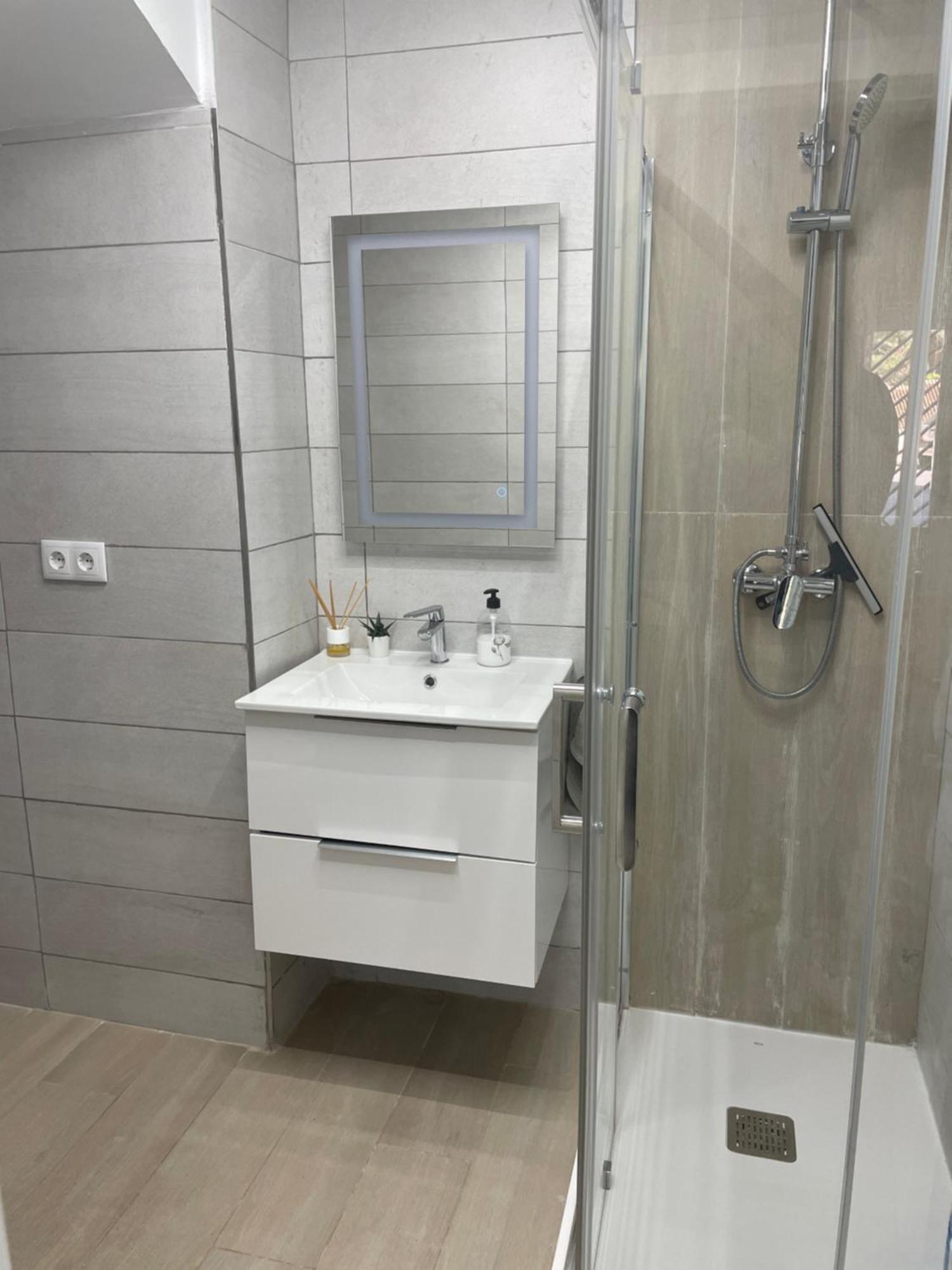 Planta Baja Moderna Y Nueva A Estrenar En El Centro Ciudad 2 Habitaciones Y 2 Banos Elx Esterno foto